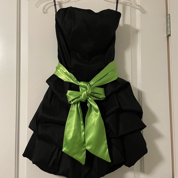 Short prom dress - Picture 4 of 4